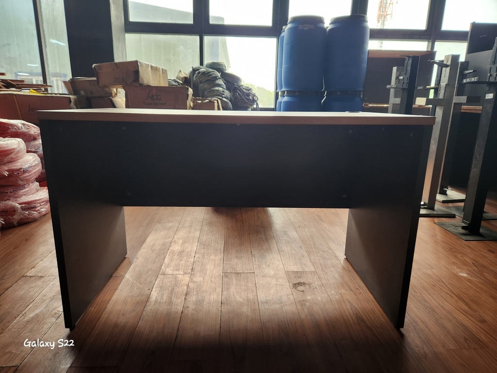 PM00435 - OFFICE TABLE (WOOD)
