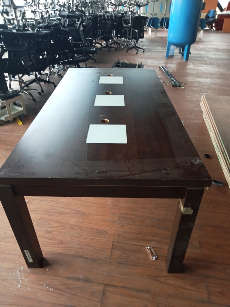 PM00480 - WOODEN TABLE
