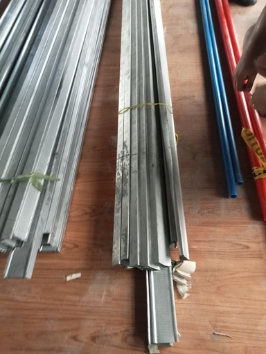 [PM00493] PM00493 - METAL STUD