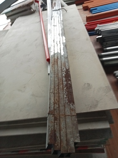 [PM00500] PM00500 - METAL STUD